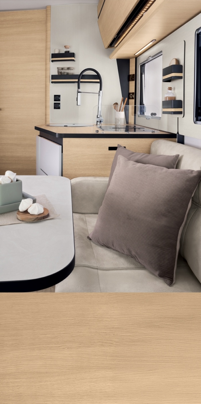 <strong>AURORA</strong><br>8F / 80dF